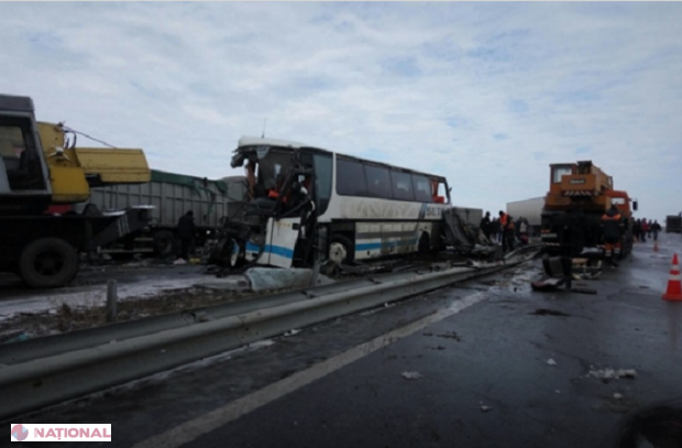 DETALII privind accidentul TERIBIL din Ucraina în care au murit trei moldoveni. Autobuzul de pe ruta Cahul-Moscova, spulberat de trei camioane