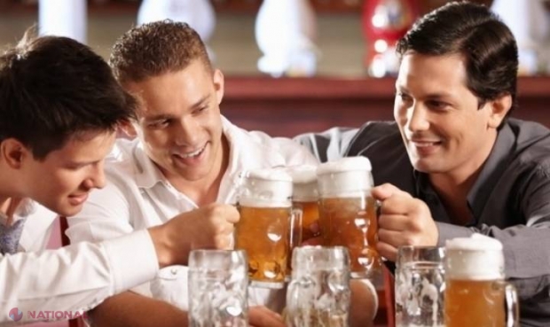 Vezi ce MALADII previne consumul de bere  
