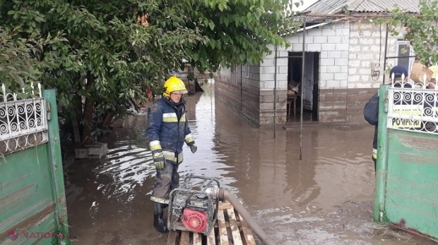 VIDEO // UTA Găgăuzia, Leova și Cimișlia, cele mai AFECTATE după ploaia de marți: Zeci de gospodării înnămolite, persoane evacuate și conducte de alimentare cu gaze distruse