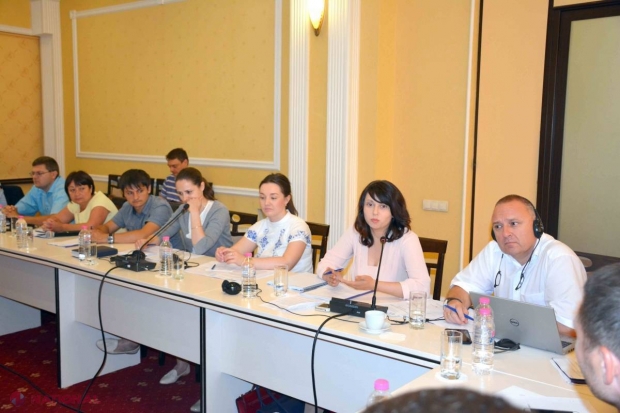 Birocrația și salariile mici ale funcționarilor generează CORUPȚIE în R. Moldova, susțin agenții economici