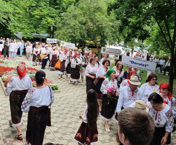 GALERIE FOTO // „Eminesciana”, a 35-a ediție la Strășeni! Ambasadorul României: „Acest festival a început pe timpul sovietic, punând bazele Mișcării de Renaștere Națională. Este un festival al românismului”