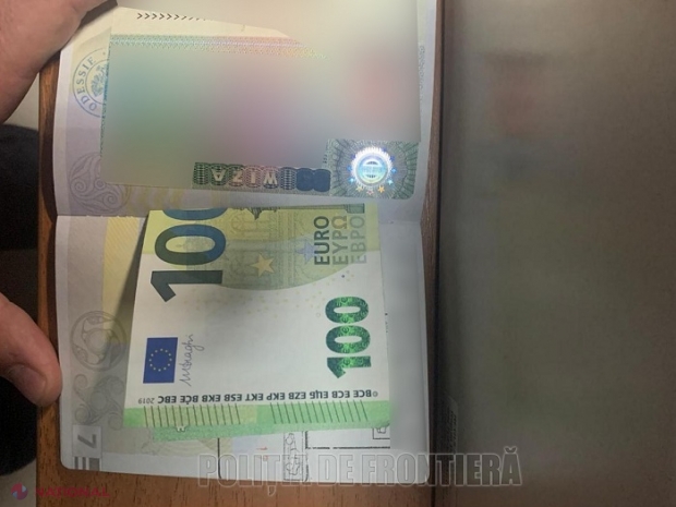 Doi tineri din Ucraina au încercat să CORUPĂ polițiștii de frontieră din R. Moldova: Voiau să ajungă la București și au pus câte 100 de euro în pașapoarte