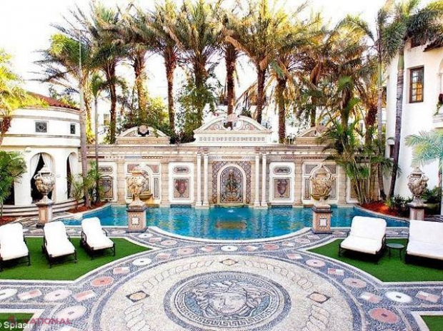 Galerie foto // Casa în care a murit VERSACE, transformată în hotel de lux!