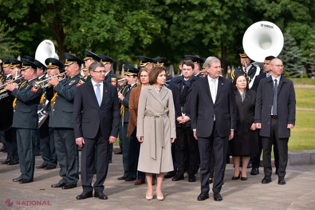 VIDEO // Flori și recunoștință pentru victimele celui de-al Doilea Război Mondial: Ceremonia a început la monumentul „Maica Îndurerată”. „În orice război NU sunt învingători, pierd toate părțile”; „UE este cea mai bună garanție să avem pace” 