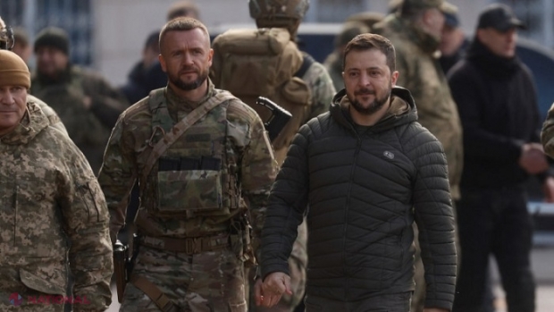 Zelenski a ajuns în orașul Herson, recent eliberat: Rusia, acuzată de noi atrocități, după ce în Herson au fost descoperite sute de crime de război