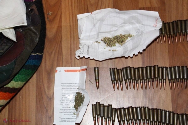 SUTE de cartușe și grenade, descoperite acasă la o femeie din R. Moldova