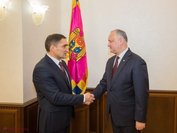 Dodon se va RETRAGE din cursa pentru funcția de președinte? „Suntem în căutarea unui candidat UNIC, apolitic, care nu a mai făcut politică până acum”. Cine ar putea fi CONTRACANDIDATUL Maiei Sandu, desemnat de opoziția prorusă