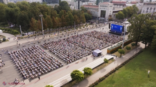 Marea Dictare Națională, de Ziua Limbii Române: Peste 2 500 de persoane au omagiat în mod inedit, pentru al doilea an la rând, Limba Română. „Felul în care ne vorbim limba, cât facem de dragul ei rămâne a fi un însemn al demnității noastre naționale”