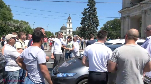 VIDEO // ANRE va pune la dispoziția șoferilor datele despre formarea prețurilor la carburanți. „Protestatarii pot veni cu propuneri de modificare a METODOLOGIEI”