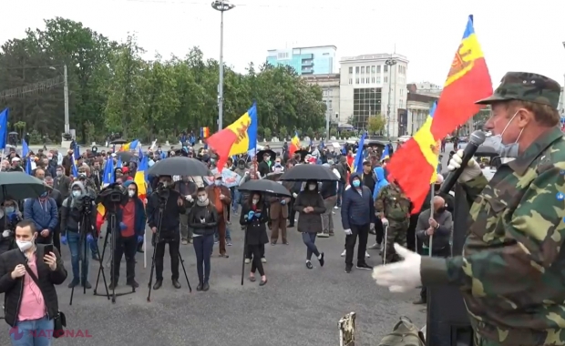 VIDEO // Premierul Chicu îi acuză pe VETERANII prezenți în PMAN că ar fi ghidați de Renato Usatîi și Ilan Șor. Replica celor care au luptat pentru INDEPENDENȚA și integritatea R. Moldova