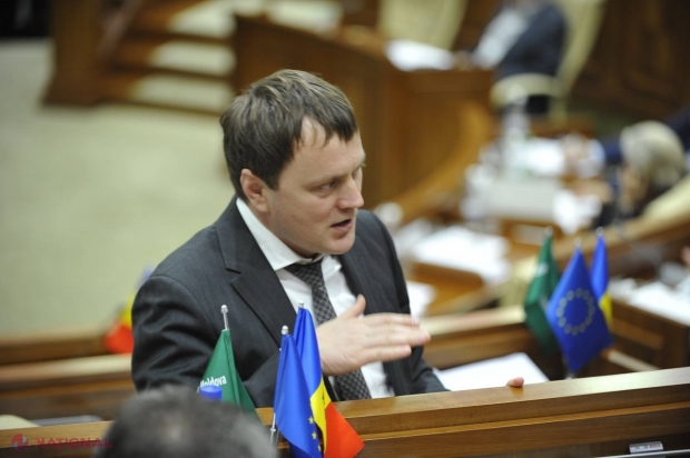 DOC // Majoritatea parlamentară PSRM – PD mai PIERDE un deputat. Se întâmplă la o zi după ce Pavel Filip a dat asigurări că „nu mai pleacă nimeni”