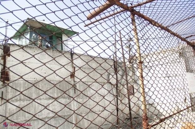 La închisoare pentru că au vrut să mituiască un procuror