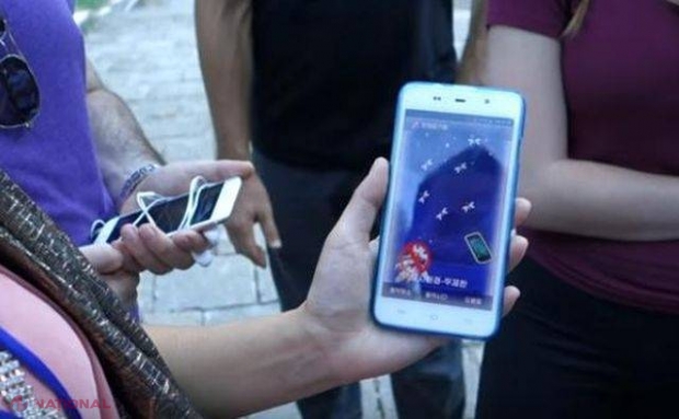 VIDEO // Au mers în Coreea de Nord şi au văzut că ghidul avea un SMARTPHONE cu Android, produs în ţara comunistă. Când au deschis telefonul au avut parte de o mare SURPRIZĂ