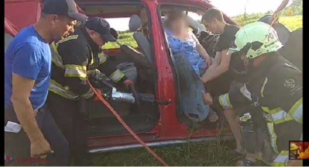VIDEO // Accident cumplit la Ialoveni: O fetiță de cinci ani a DECEDAT, iar trei persoane au ajuns la spital