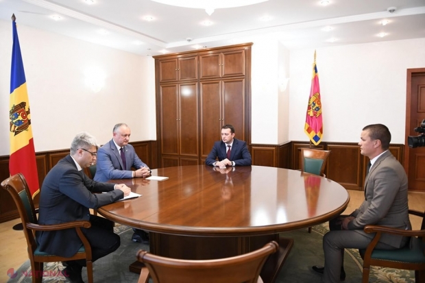 FOTO // Președintele Dodon a semnat DECRETUL. Dumitru Robu, noul procuror general interimar. Șeful statului i-a transmis că vrea tragerea la răspundere a celor vinovați de „uzurparea puterii în stat din luna iunie curent”: „Mulțumesc frumos”