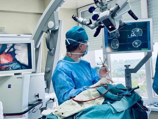 Fondul asigurării obligatorii de asistență medicală, mai mare cu 400 mln. lei pentru a majora salariile tuturor angajaților din sistemul medical, de la 1 octombrie: Și medicii rezidenți vor avea un spor de 15% la plățile pentru gărzile de noapte