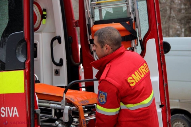 Un cetățean al R. Moldova care a suferit un accident vascular cerebral în Muntenegru, adus acasă de un echipaj SMURD