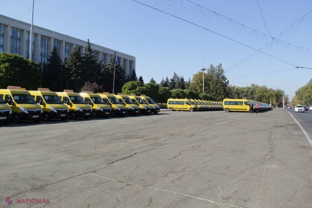 Încă o SUTĂ de microbuze școlare și MILIOANE de euro din România pentru renovarea grădinițelor din R. Moldova
