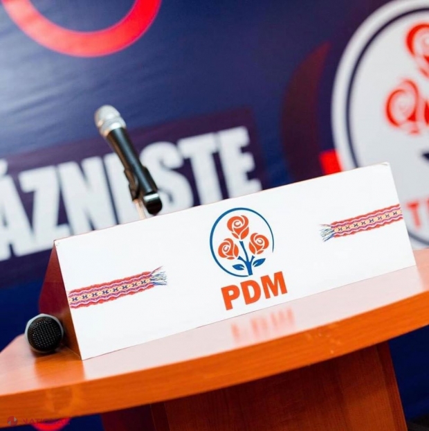 Pavel Filip reacționează la PROTESTUL Partidului „ȘOR” din fața sediului PD: „Iată că am ajuns s-o vedem și pe asta. Ne „onorează” și ne bucură aceste acțiuni”