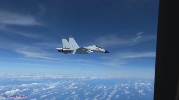 VIDEO // Coliziune evitată în ultima secundă între un avion miliar american şi unul chinez. Pilotul chinez a zburat la mai puţin de 6 metri de aeronava americană
