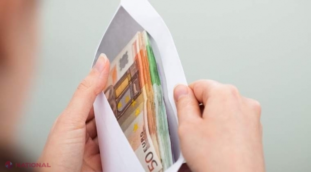 A călcat pe aceeași greblă: Şeful Uniunii Conducătorilor Auto din Cimișlia, REȚINUT cu mită de 1 800 de euro!