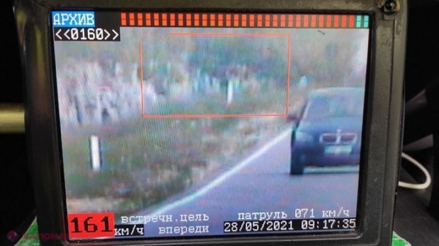 Un șofer din R. Moldova, prins conducând un „BMW” cu 161 de km/h, a propus MITĂ de 1 000 de lei polițiștilor ca să nu-l pedepsească