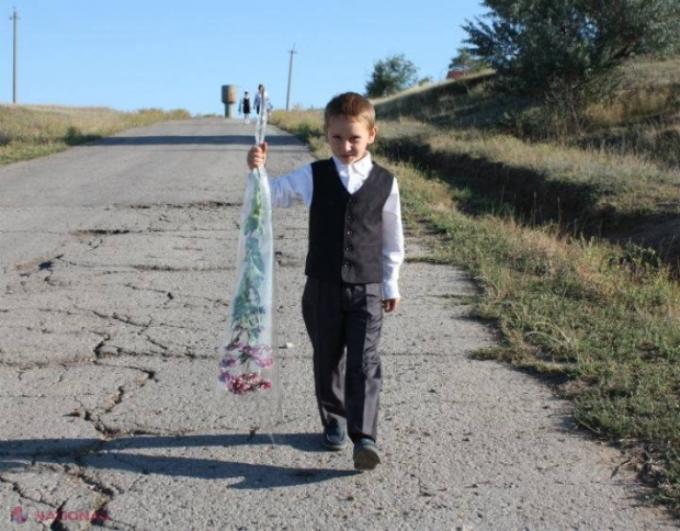 REPORTAJ // 1 septembrie: „Lasă, Ionel, că te îmbracă mama frumos și o să fii și tu în rând cu ceilalți copii”