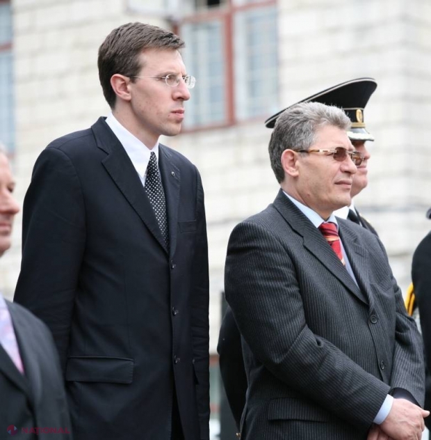 Ghimpu îi „fură” oamenii lui Chirtoacă