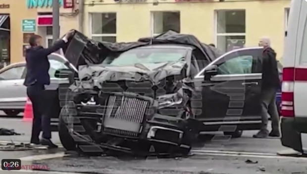 VIDEO // Limuzina de lux a Patriarhului Kirill, făcută praf în centrul Moscovei. Accidentul a fost suprins de camerele de supraveghere