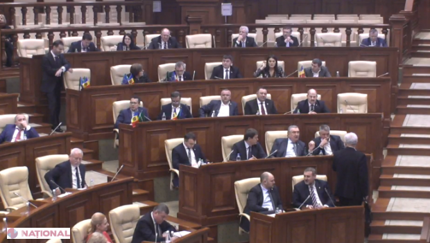Comuniștii și socialiștii au părăsit ședința de astăzi a Parlamentului, „în semn de protest”