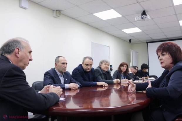 Ambasadorul SUA la Chișinău, ÎNGRIJORAT de presiunile asupra primarilor din R. Moldova