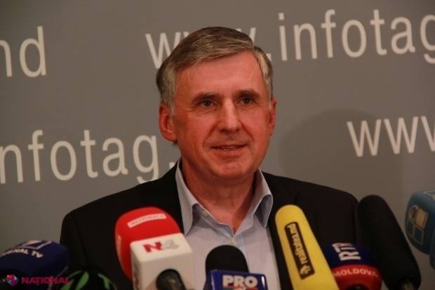 LIVE VIDEO // Guvernul Sturza: Șase doctori în științe, vârstă medie 46 de ani. Opt vor renunța la partidele din care fac parte