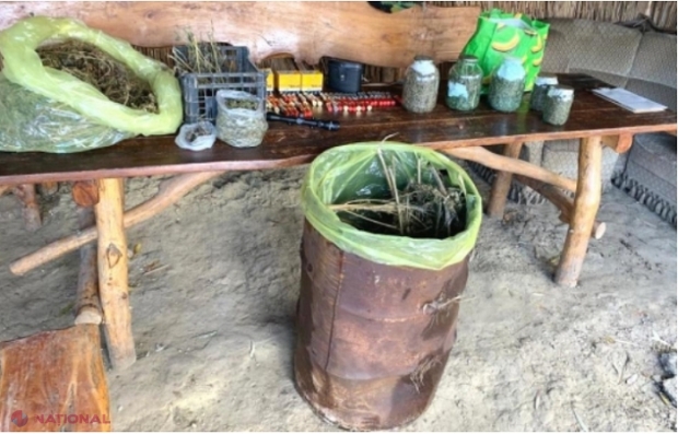 VIDEO // Droguri în valoare de două MILIOANE de lei, ridicate de la un bărbat din Orhei: Ascunzătoarea de pe malul unui lac