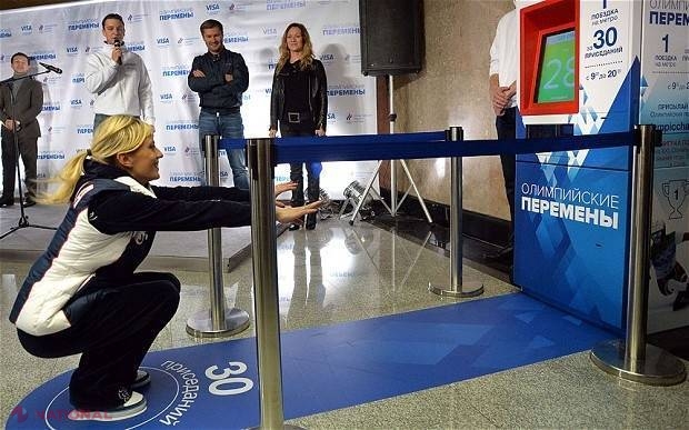 VIDEO // A dat 30 de genuflexiuni pe o intrare la metrou