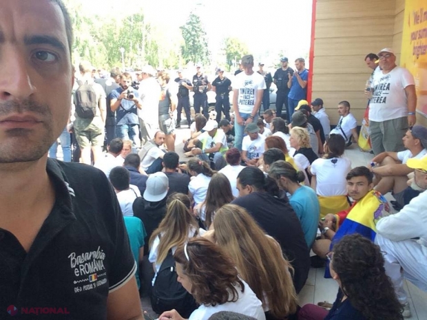 Participanții la Marșul Centenar au fost lăsați să treacă Prutul, în afară de liderul „Mișcării 2012”, George Simion: „Sâmbătă vom fi toți la Chișinău” 