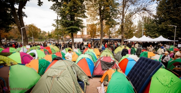 Partidul „ȘOR” anunță că va instala „și mai multe corturi în fața Parlamentului” și cheamă presa și AMBASADELE să monitorizeze acțiunile poliției