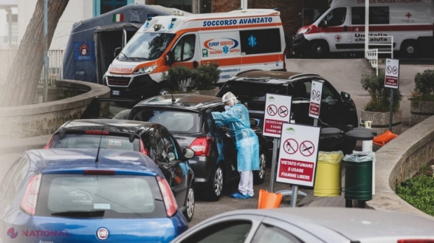 Italia, din nou copleșită de criza COVID: Cozi în fața spitalelor, în așteptarea eliberării unui loc. Oamenii sunt tratați în mașini