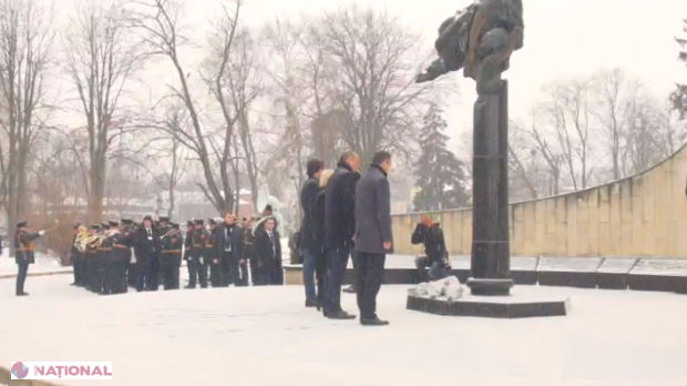 VIDEO // Președinții parlamentelor din Georgia, Ucraina, Letonia și R. Moldova au depus flori la „Maica Îndurerată”, în memoria ostașilor căzuți la Nistru 