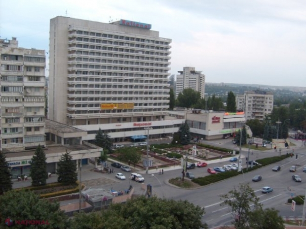 Gest DISPERAT al unui tânăr. Acesta s-ar fi aruncat în gol de pe hotelul „Național” din Chișinău 