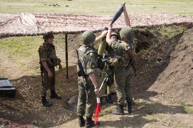 FOTO // Demonstrație de forță în Transnistria. Au loc exerciții MILITARE de amploare, cu implicarea tancurilor, sistemelor antiaeriene și de artilerie