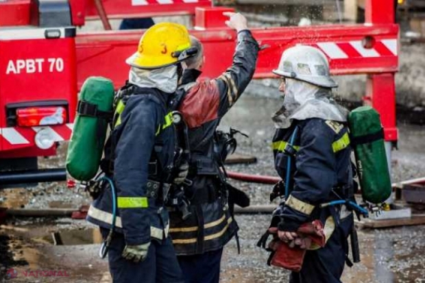 Un apartament de la Buiucani a luat foc în această dimineață: Patru echipaje de pompieri au intervenit pentru a stinge flăcările
