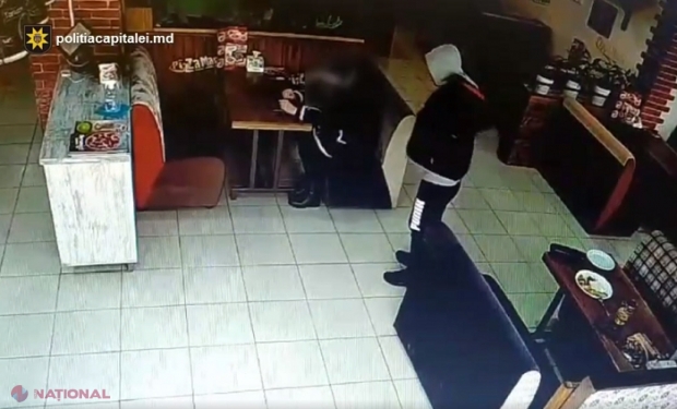 VIDEO // Aveți grijă la portmonee când mergeți în localurile din Chișinău să luați masa: Ce-a pățit o femeie de 57 de ani