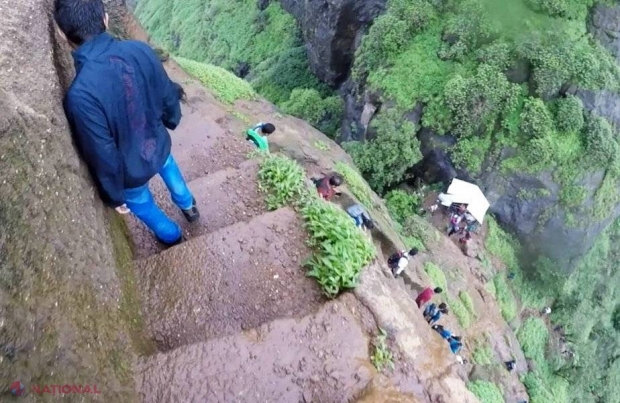 VIDEO // Ai fi capabil să cobori aceste scări? 90% dintre oameni nu au curaj!