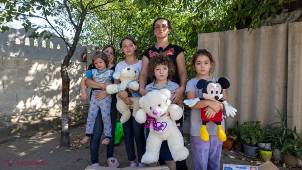 VIDEO, FOTO // Istoria mamei de 35 de ani din Țînțăreni, care de una singură crește ȘAPTE copii, dintre care trei cu necesități speciale. Campania „Donează o jucărie, dăruiește un zâmbet” le-a descrețit puțin frunțile