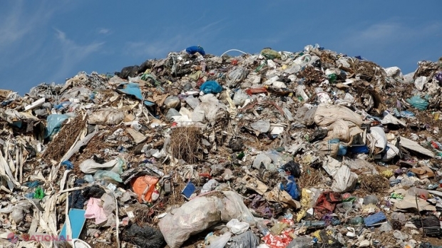 DOC // Chișinăul va putea evacua și depozita gunoiul încă un an la Țânțăreni: Contractul a fost prelungit