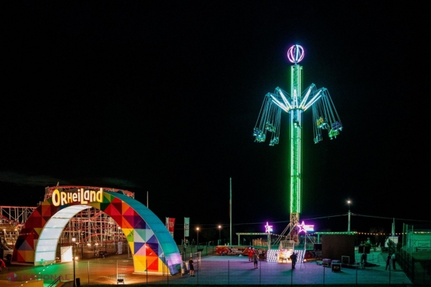 FOTO, VIDEO // Partidul „ȘOR” a dăruit „OrheiLand”-ului un CARUSEL unic. „Star Tower” are o înălțime de 30 de metri și poate lua la bord 20 de persoane