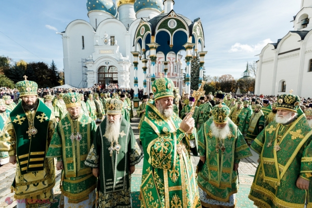 VIDEO // Mitropolitul Vladimir a plecat la MOSCOVA să se roage pentru sănătatea lui Vladimir Putin, cel care BOMBARDEAZĂ Ucraina și omoară fără milă creștinii nevinovați