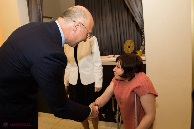 Guvernul va STIMULA companiile care vor angaja persoane cu necesități speciale. Filip: „Toți cetățenii trebuie să aibă posibilitatea să se realizeze”