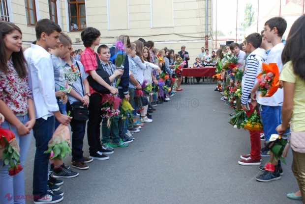 Gestul neaşteptat al unei profesoare în prima zi de şcoală. Ce a cerut să primească în loc de flori