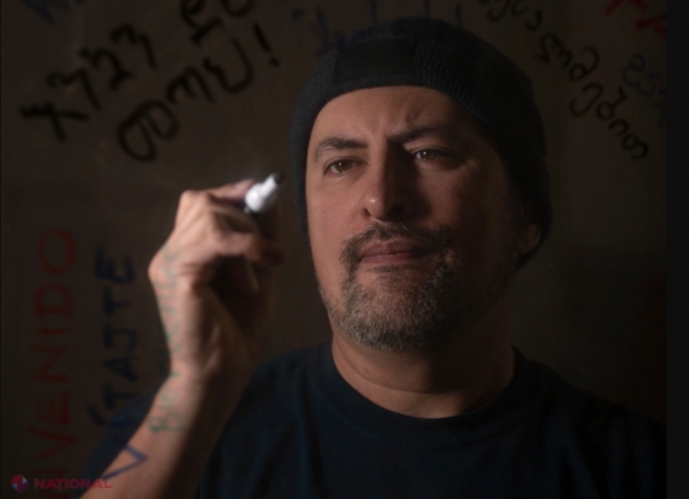 Un bărbat fără studii superioare vorbește cursiv în 24 de limbi străine, inclusiv ROMÂNA. Ce a arătat scanarea creierului lui Vaughn Smith, care lucrează ca spălător de covoare în SUA